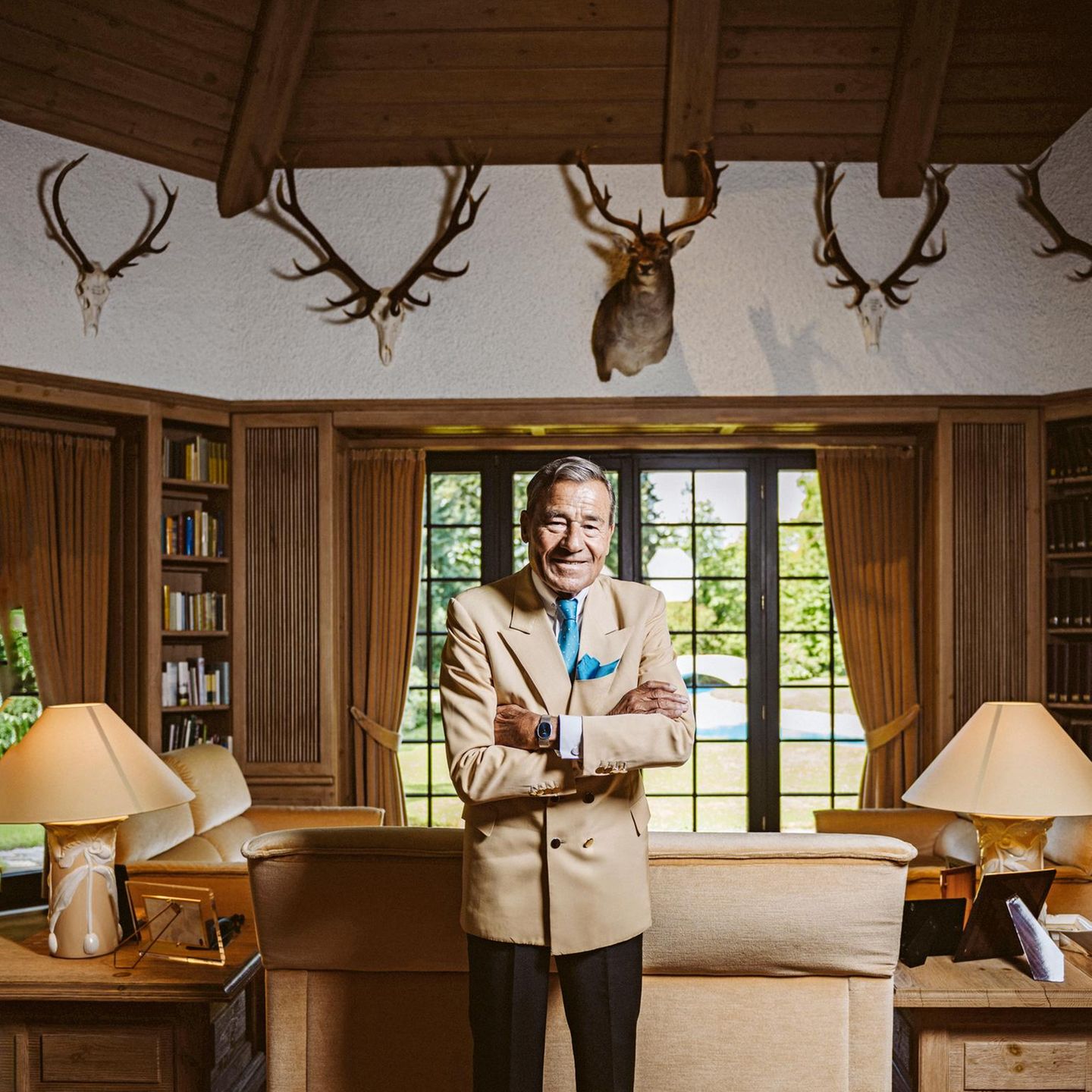 Seine Villa hat Wolfgang Grupp mit Jagdtrophäen ausstaffiert