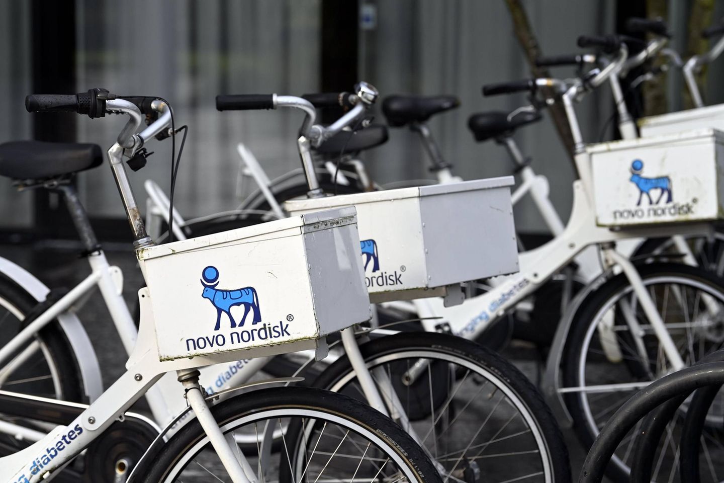 Fahrräder am Novo-Hauptquartier im dänischen Bagsværd