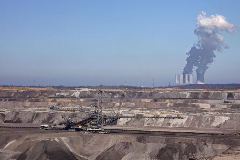 Braunkohleverstromung in Sachsen: Wer ist verantwortlich für den Klimawandel, Unternehmen oder Individuen?