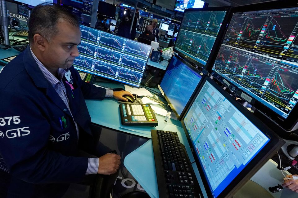 Ein Analyst in der New Yorker Börse