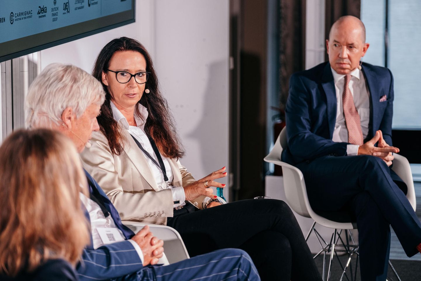 Kapitalmarktexperten mit Überblick: Volker Schilling, Petra Ahrens und Jens Ehrhardt (von rechts)