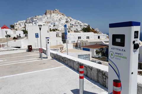 Eine Ladestation für Elektroautos auf der griechischen Insel Astypalea