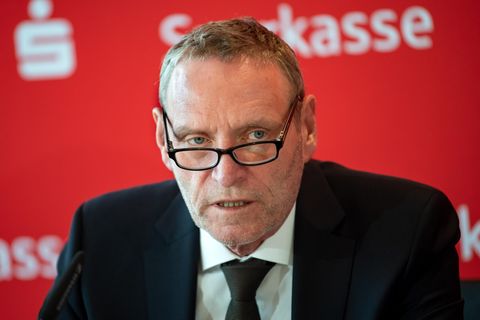 Helmut Schleweis, Präsident des Deutschen Sparkassen- und Giroverbands, wirft der Konkurrenz Lockangebote vor, die sie nicht dauerhaft aufrecht halten könne