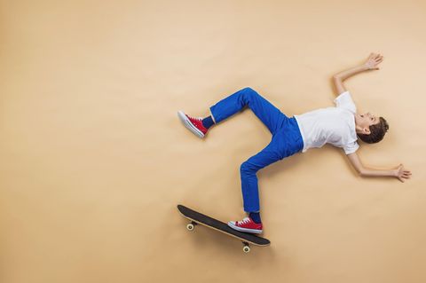 Es muss nicht immer harmlos enden: Wenn sich ein Kind ernsthaft verletzt kann eine Unfallversicherung helfen