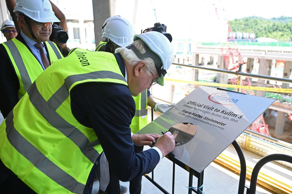 Bundespräsident Steinmeier in Malaysia, wo Infineon für 2 Mrd. Euro ein neues Werk errichtet. Die Bundesregierung unterstützt Projekt mit Investitionsgarantien