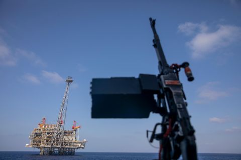 Das israelische Offshore-Gasfeld Leviathan von Bord des israelischen Marineschiffs Lahav während einer seltenen Tour durch das Mittelmeer