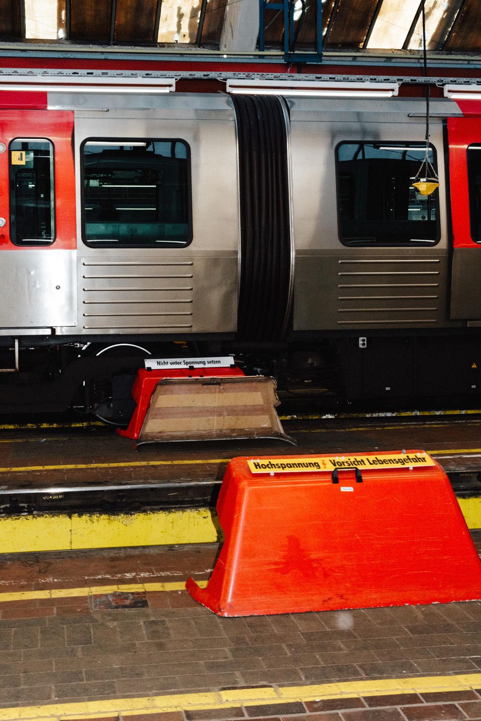 Ein Hochbahn-Zug in der Werkstatt