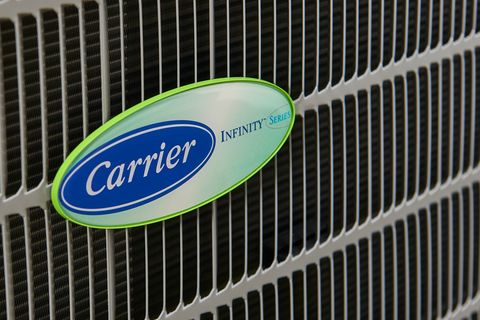 Carrier-Logo auf einer Klimaanlage