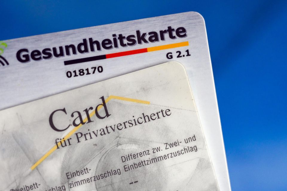 Deutlich anders setzte sich das Einkommen bei Zahnärzten zusammen. Sie erzielten nur 52,7 Prozent ihrer Einnahmen über die Krankenkassen. Ein völlig anderes Bild zeigte sich bei Psychotherapeuten. Sie erhielten laut Destatis 90,1 Prozent ihrer Einnahmen per Kassenabrechnung.