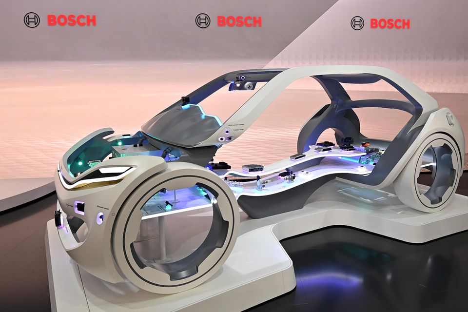 Mobilität ist einer von vier Geschäftsbereichen der Robert Bosch GmbH. Der Gesamtumsatz von zuletzt 88,2 Mrd. Euro machte Bosch zur einsamen Nummer eins im Ranking der größten Autozulieferer im deutschsprachigen Raum.