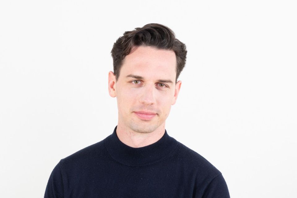 Magnus Drewelies ist Gründer und Geschäftsführer von CEEZER, einer Plattform, die Unternehmen einen einfachen, datengetriebenen und direkten Zugang zur Beschaffung und Steuerung von negativen Emissionen im freiwilligen Kohlenstoffmarkt bietet. 