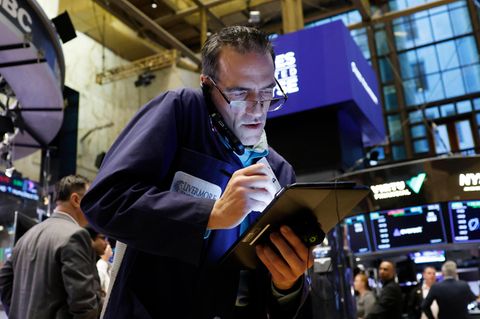 Trader in New York: Die Aktienmärkte profitierten weltweit von den überraschend niedrigen Preissteigerungen in den USA