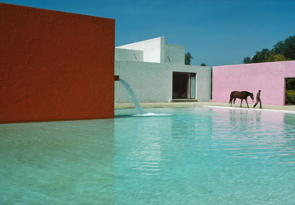 Mexiko-Stadt, 1976: Dieses ikonische Anwesen mit Pferdeställen entwarf Architekt Luis Barragán Ende der 60er-Jahre für die Züchterfamilie Egerström.