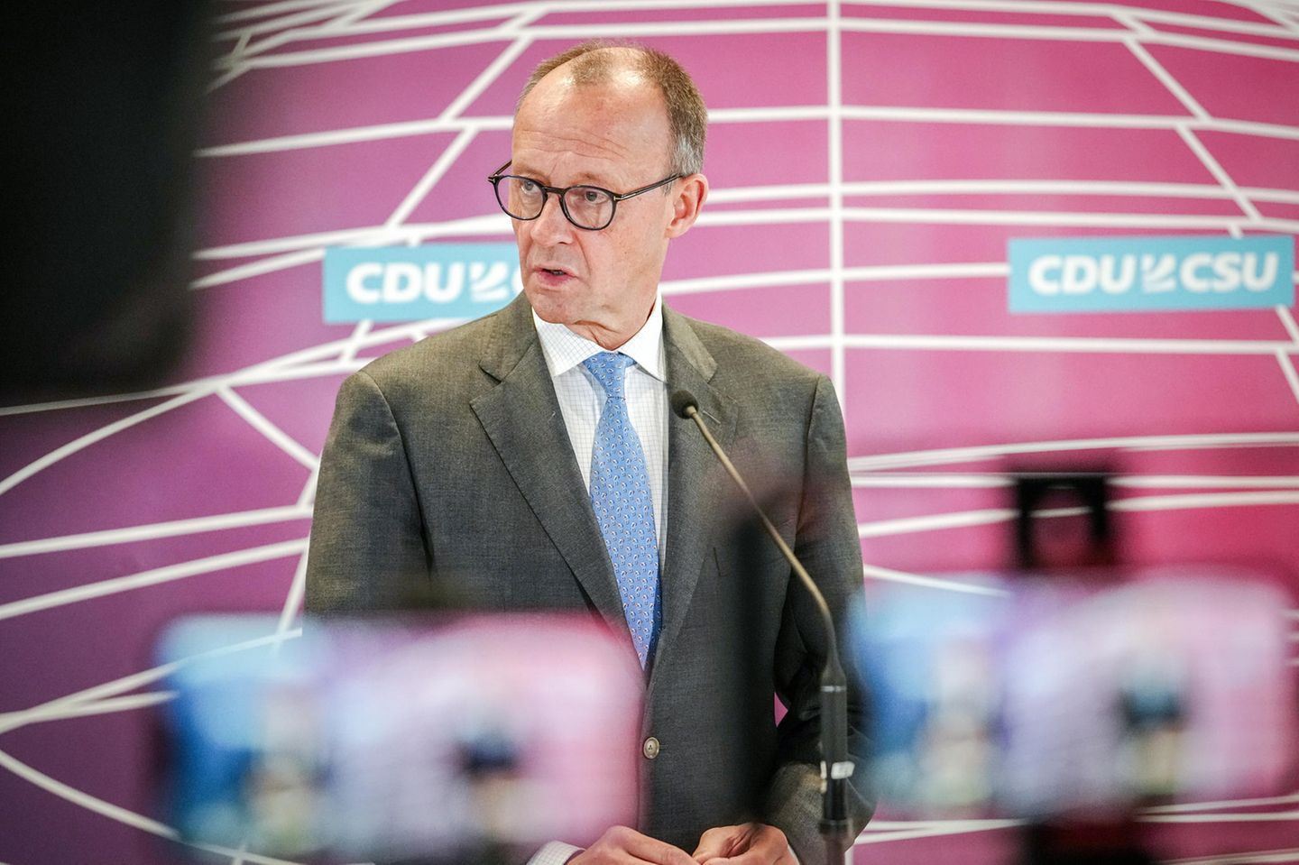 Friedrich Merz gibt ein Pressestatement zum Urteil des Bundesverfassungsgerichts zum Nachtragshaushalt 2021