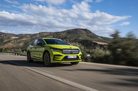 Der Skoda Enyaq RS: Ein Familien-Stromer in Mambagrün