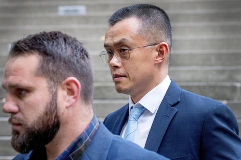 Changpeng Zhao beim Verlassen eines US-Bundesgerichts in Seattle