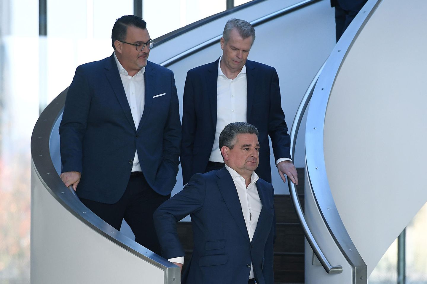Thyssenkrupp-CEO Miguel Lopez (vorne) und die beiden Vorstände Oliver Burkhard (l.) und Klaus Keysberg