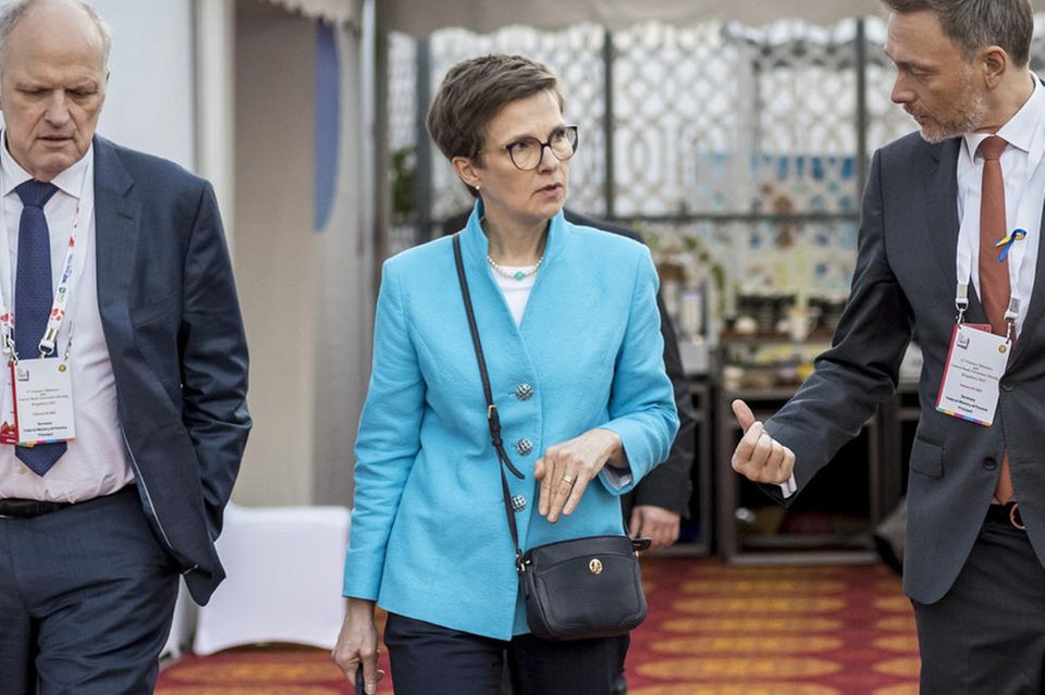 Claudia Buch: Bundesbank-Vize: „Volle Effekte des Zinsanstiegs noch gar nicht sichtbar“