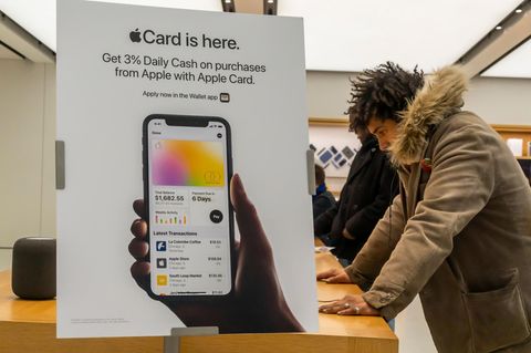 Ein Werbeplakat für die Apple Card