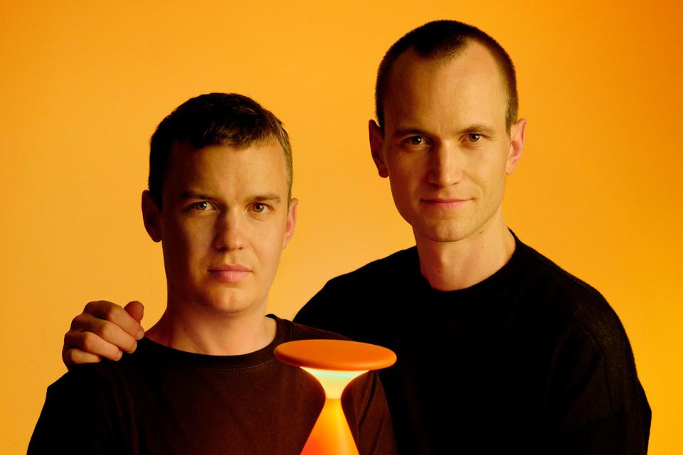 Die Brüder Timon und Melchior Grau haben 2021 die weltbekannte Firma ihres Vaters Tobias Grau übernommen