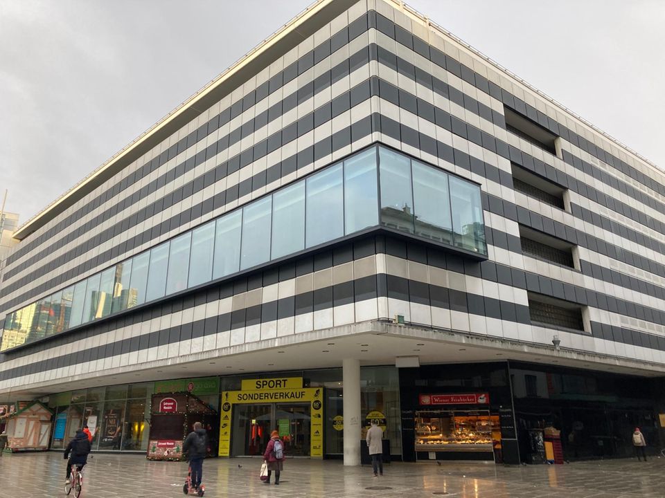 Der ehemalige Karstadt auf der Frankfurter Zeil