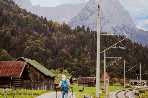 Ein Wanderer in Garmisch-Partenkirchen