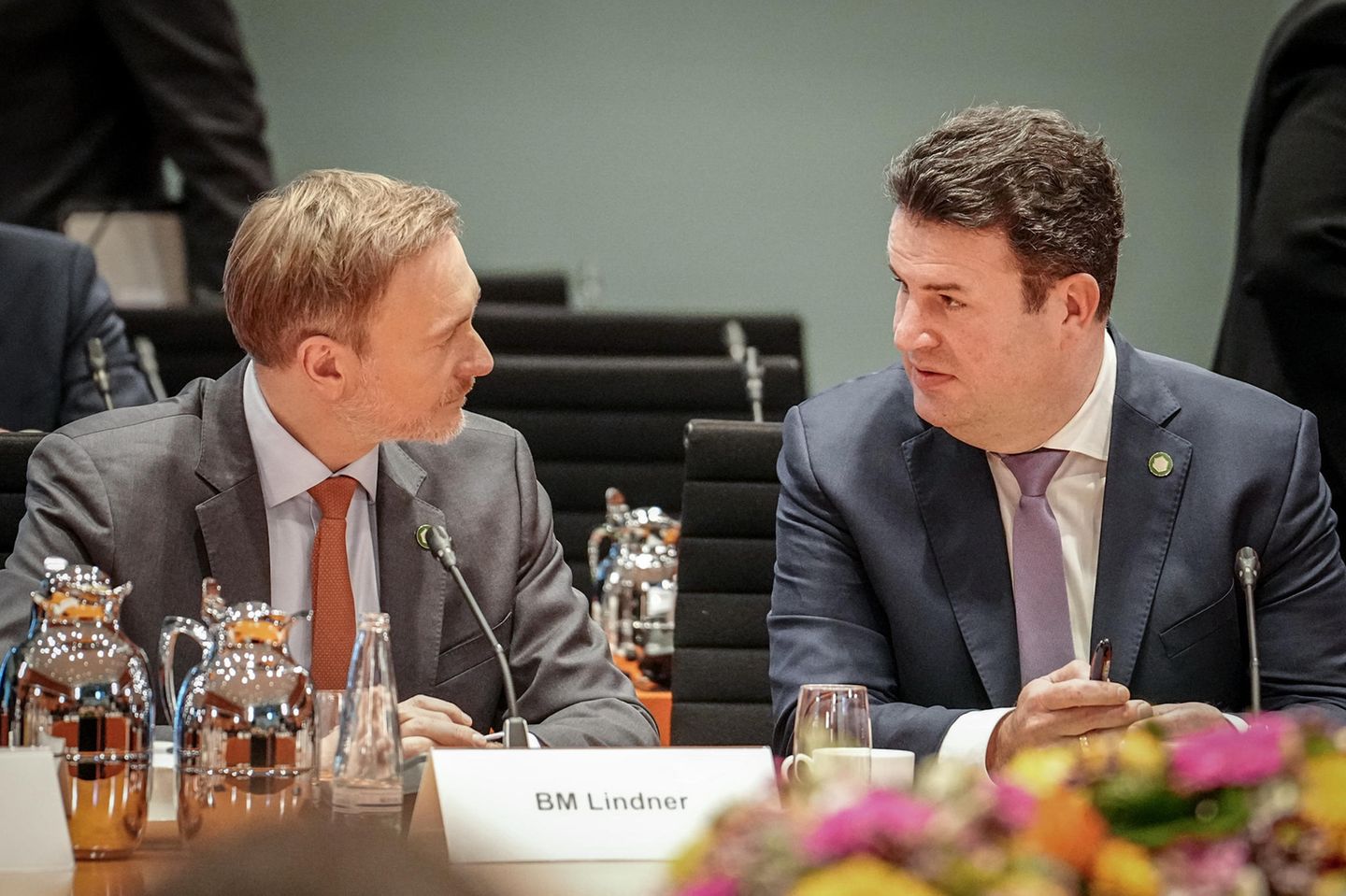 Finanzminister Christian Lindner (l., FDP) und Bundesarbeitsminister Hubertus Heil (SPD)