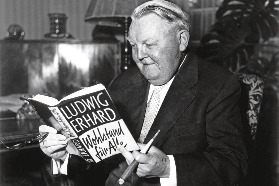 Bundeswirtschaftsminister Ludwig Erhard propagierte die private Vermögensbildung