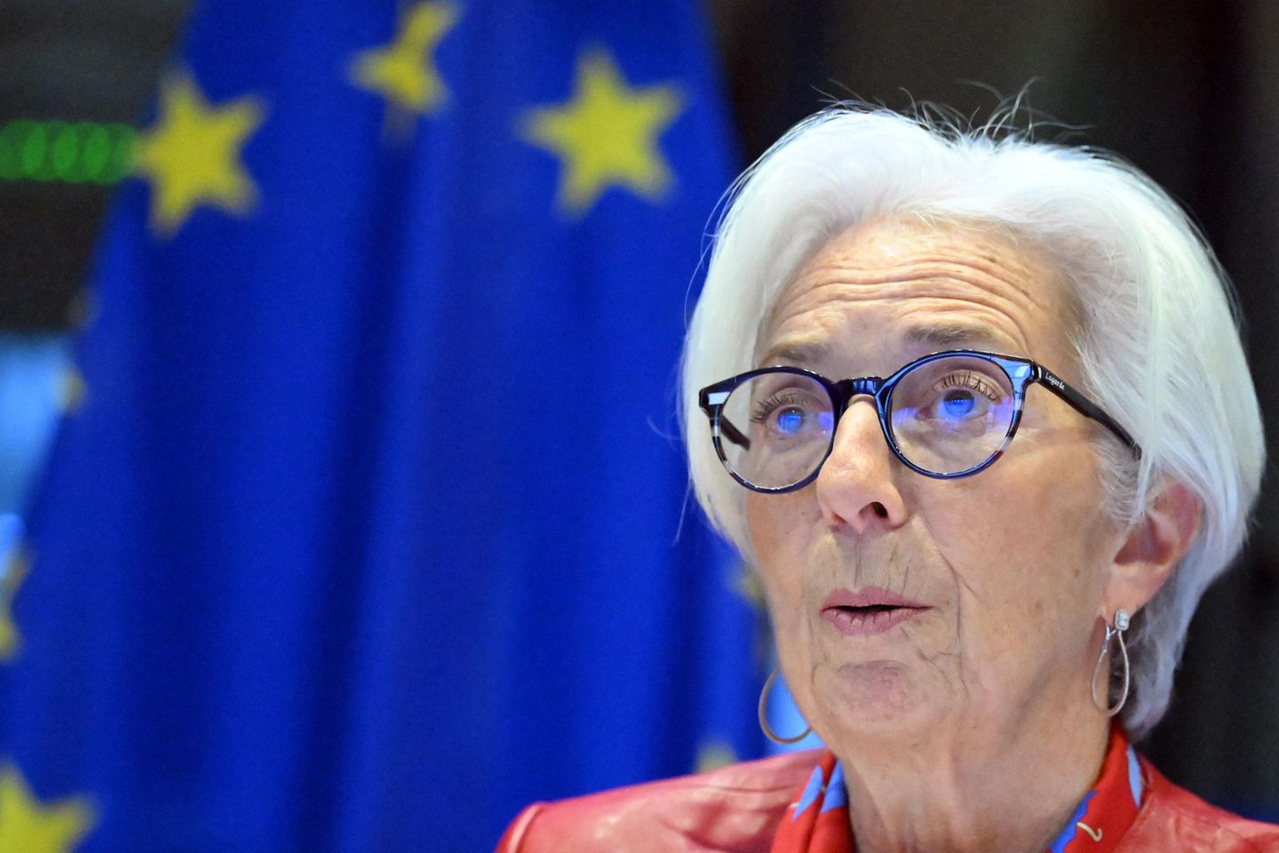 EZB-Präsidentin Christine Lagarde spricht bei einer Ausschusssitzung im Europäischen Parlament