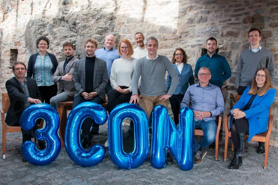 3con Management Consultants  Das Team ist spezialisiert auf die Gestaltung und Begleitung von Veränderungsprozessen bei Kunden aus der Prozess- und Fertigungsindustrie. Dabei geht es vor allem um Wachstum und Effizienz.