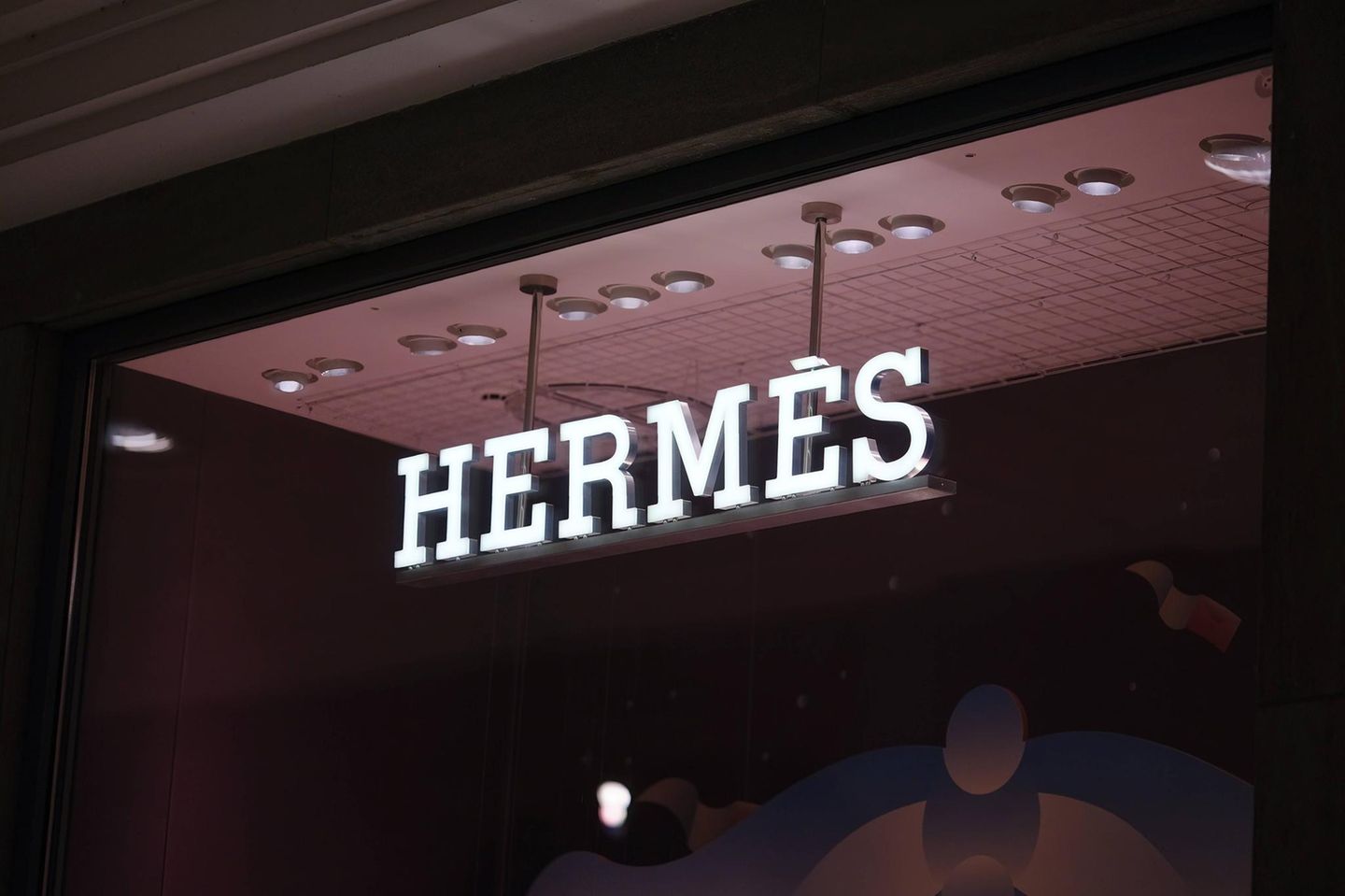 HermèsErbe will Milliarden an seinen früheren Gärtner vererben