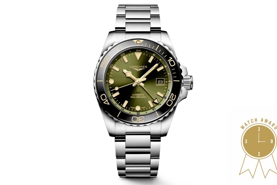HYDROCONQUEST GMT     WAS DIESE UHR BESONDERS AUSZEICHNET: Die erfolgreiche Sportuhr verfügt nun über eine zweite Zeitzone und pariert durch eine Unruhfeder aus Silizium sowie nicht-magnetische Werkteile mögliche Magnetfelder zehnmal besser als die ISO-Norm 764 verlangt. Die neue Lünette ist einseitig drehbar und mit Leuchtkapsel versehen.   BASISDATEN (AUSZUG): Kaliber L844 (Werk), Edelstahl mit Keramik-Lünette (Gehäuse), Zifferblatt: „Sunray green“, 41 mm Durchmesser, wasserdicht bis 300 m, 72 Stunden Gangreserve.   PREIS: 3.050 Euro