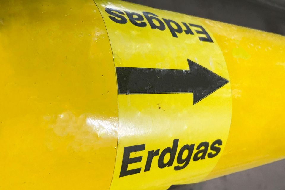„Erdgas verbilligte sich für Endverbraucher im September 2023 gegenüber dem Vorjahresmonat erstmalig in diesem Jahr (minus 5,3 Prozent)“, teilte die Statistikbehörde. Die Preise für Erdgas hatten sich ein Jahr zuvor fast verdoppelt (96,8 Prozent). In einigen Bundesländern haben Verbraucher aber im nächsten Jahr Glück. 