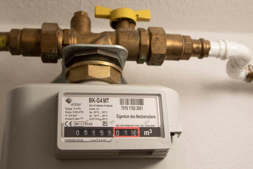 Netzentgelte haben erheblichen Einfluss auf den Gaspreis für Verbraucher. Sie machen laut dem Vergleichsportal Check24 rund 17 Prozent der Endkosten aus. Den stärksten Rückgang bei den vorläufigen Netznutzungsentgelten für 2024 gibt es laut dem Vergleichsportal in Hamburg. Dort sollen die Preise für einen Musterhaushalt von 406 auf 320 Euro (minus 21 Prozent) fallen. Den größten Anstieg verzeichnete Check24 im Saarland (plus sieben Prozent, plus 31 Euro für einen Musterhaushalt). 