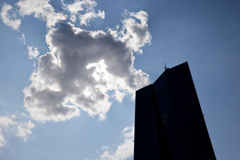 EZB-Tower in Frankfurt: Auch bei der Europäischen Zentralbank beobachtet man das Aufkommen der CLO genau