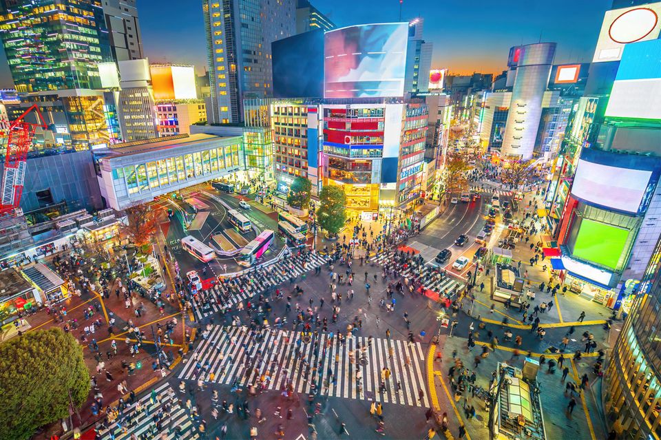 Japaner haben 2022 laut dem Bericht durchschnittlich 5,4 Prozent ihres verfügbaren Einkommens nicht ausgegeben. Das bedeutete für das neben den USA einzige nichteuropäische Land im Ranking Platz fünf. 