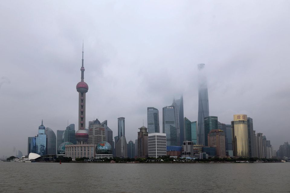 Schanghai stellt die chinesische Hauptstadt gemessen an der Bevölkerung locker in den Schatten. Das gilt auch für das erwartete Wachstum von 12,5 Prozent. Es soll Schanghai bis 2030 als einzige chinesische Metropole über die Marke von 30 Millionen Menschen heben. Die UN-Prognose ging von einem Anstieg von 29,2 auf 32,9 Millionen Menschen aus. Das entspräche exakt dem Niveau der Nummer zwei des Rankings. 