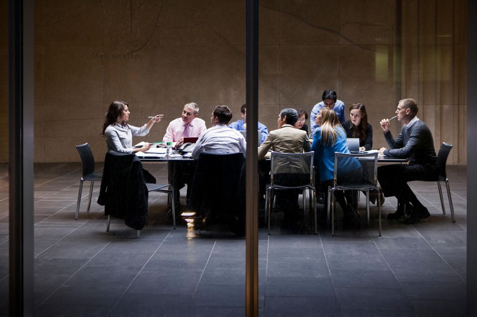 Die Krisen haben auch die Vergütung von Top-Managern geschmälert