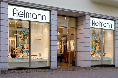 Eine Filiale des Optikers Fielmann in Unna