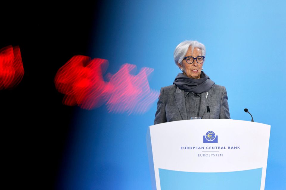 EZB-Präsidentin Christine Lagarde spricht bei einer Pressekonferenz