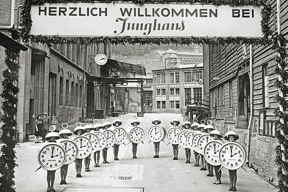 Die „Wecker-Mädchen“ waren jahrzehntelang eine Motiv bei Junghans