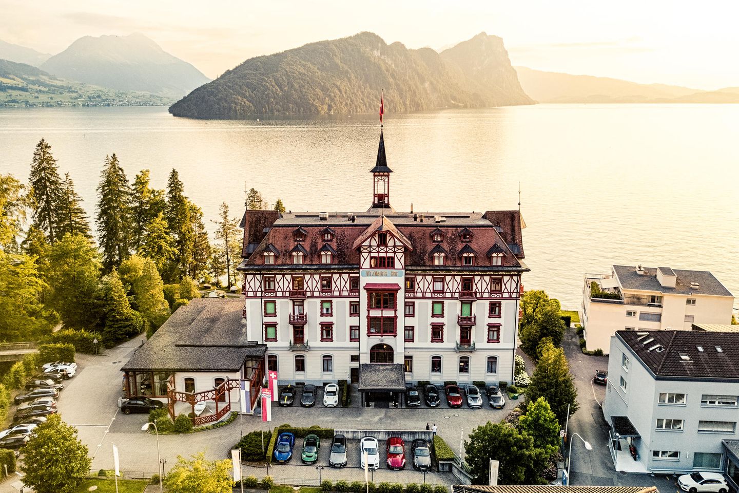 Blick auf das Hotel Vitznauerhof am Vierwaldstättersee