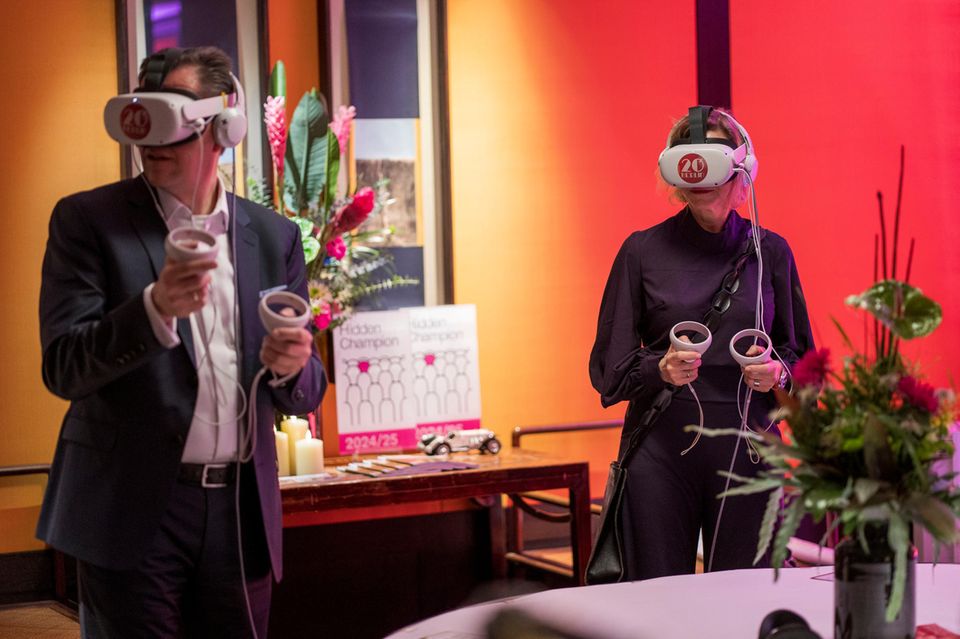 Gäste konnten auch eine virtuelle Reise in das Berlin der 1920er Jahre mithilfe der neuesten VR-Technologie von TimeTravel Berlin machen.
