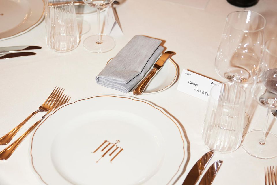 Be our guest: Das elegante Dinner fand im historischen Salon Neuhaus-Preysing des Rosewood Munich Hotels statt
