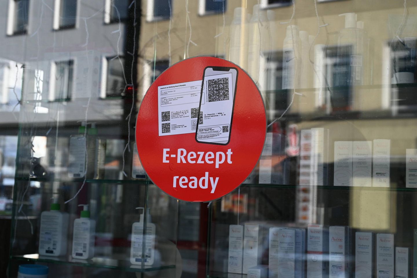 Apotheke mit dem Hinweis das man dort ein E-Rezept einlösen kann