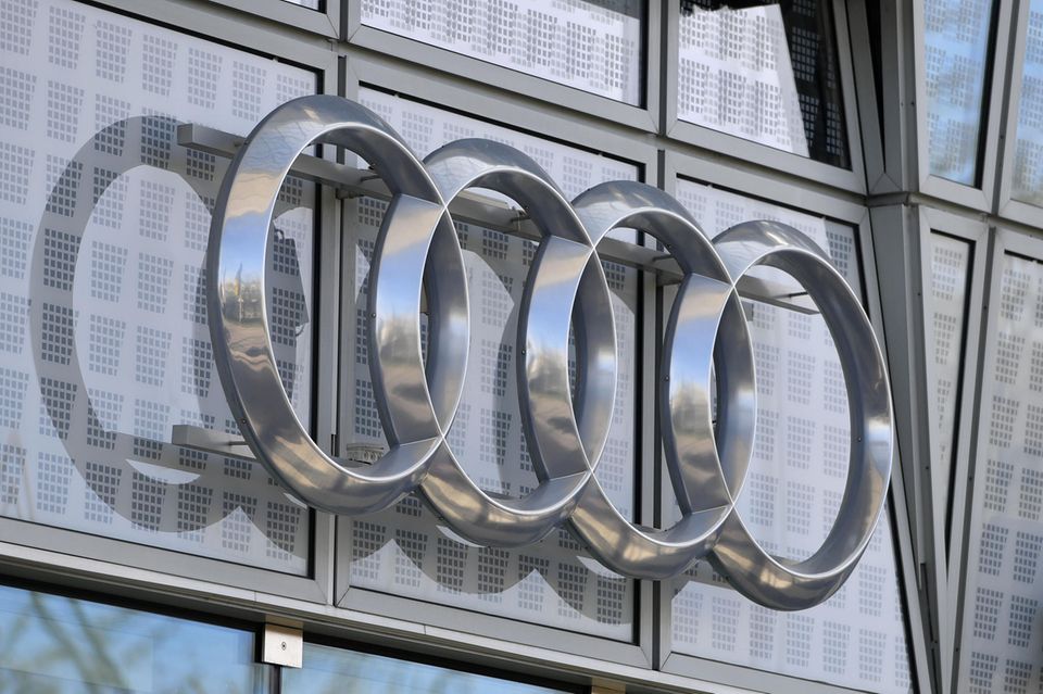 Die Marke „Audi“ konnte nach Ansicht der Analysten etwas mehr zulegen als der Durchschnitt der 100 wertvollsten Marken. Der deutsche Autohersteller kletterte einen Platz nach oben auf Rang 45. Dahinter stand ein Plus von neun Prozent auf 16,35 Mrd. Dollar. 