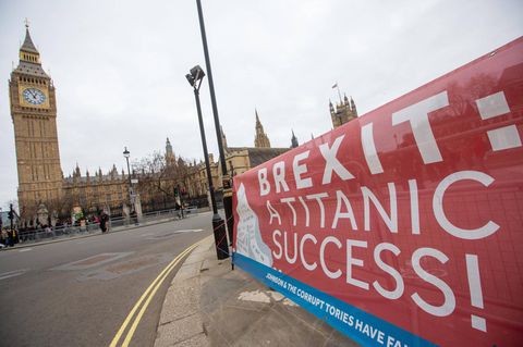 Brexit-Gegner protestieren vor dem Parlament in London gegen die Folgen des EU-Austritts