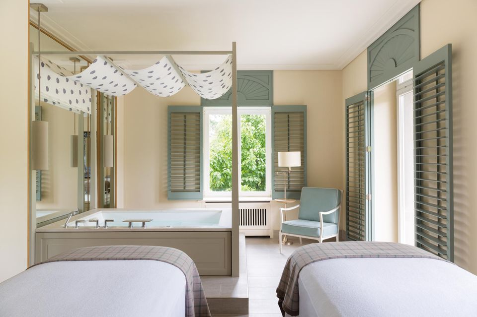 Das Spektrum der Behandlungen in der in der Villa Stéphanie des Brenners Park-Hotel & Spa reicht von Massagen und Beauty Treatments bis zu ästhetischer Medizin.