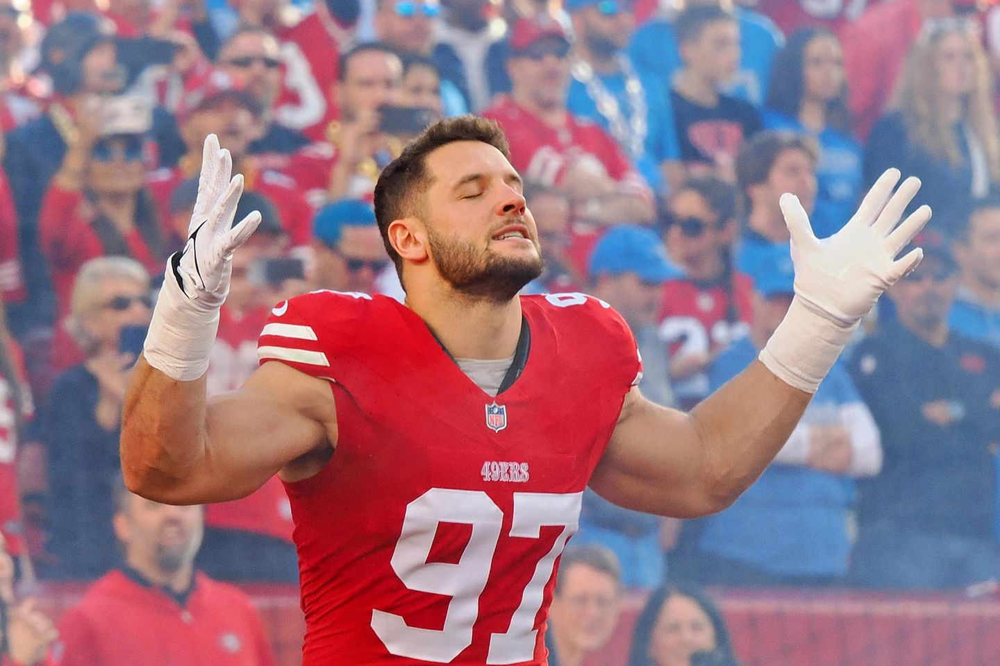 Nick Bosa trifft beim Super Bowl am 11. Februar 2024 auf die Nummer zwei dieses Rankings. 