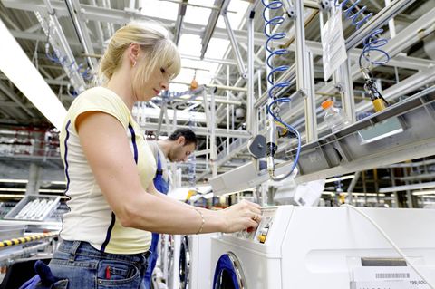 Produktion von Waschmaschinen bei der Miele KG in Gütersloh